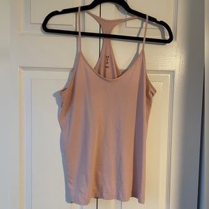 🧡5/$15 UA fashion tank